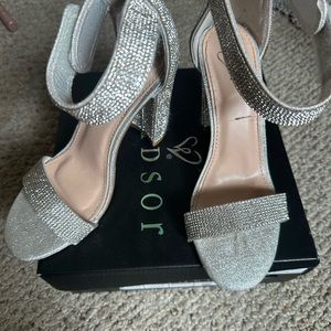 silver heels for prom / hoco or special occasion